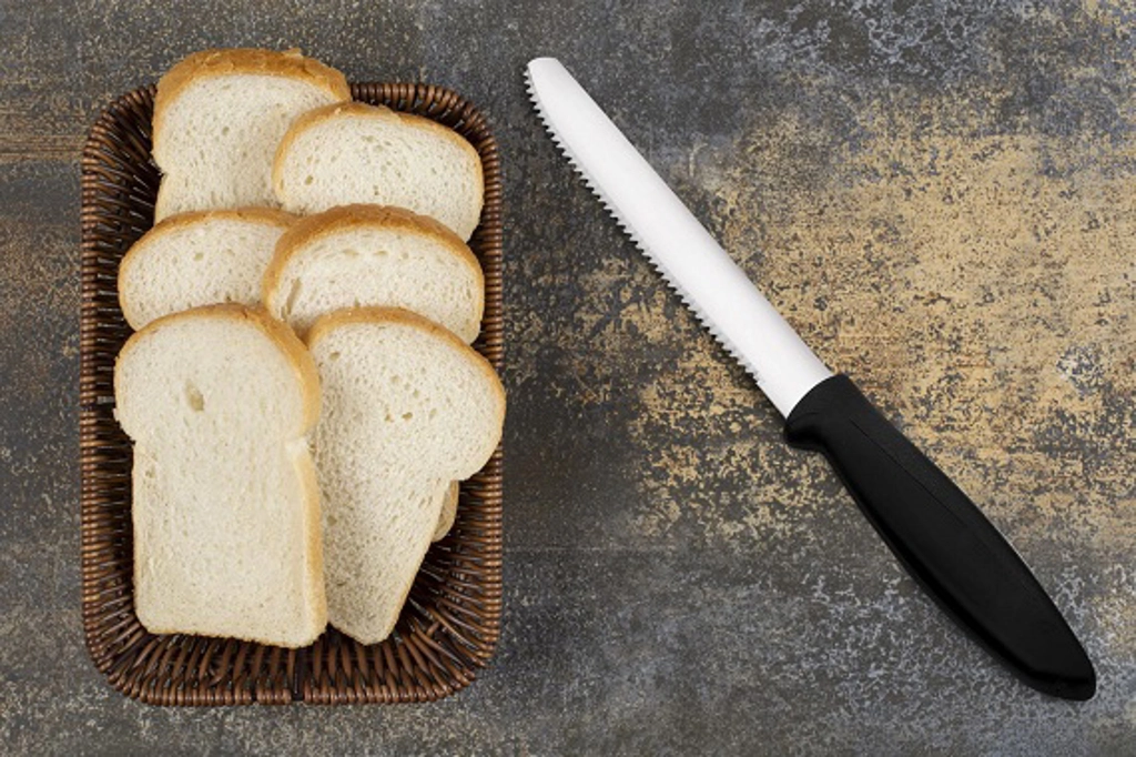 BREAD KNIFE